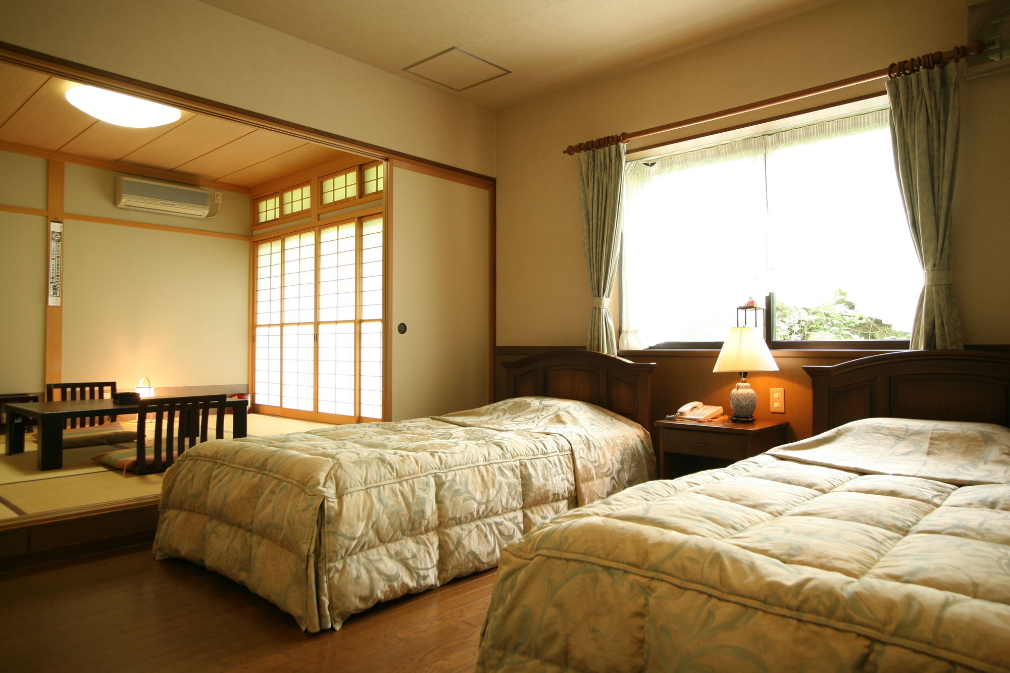 Ryokan Kutsuroginoya Yuu Takayama  Ngoại thất bức ảnh